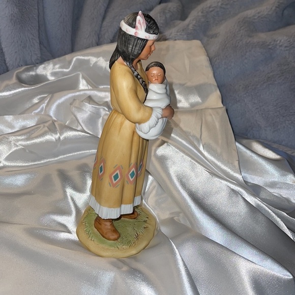 Home Interiors 1447 Vintage Native American Woman w/Baby Excellent Cond! - Picture 5 of 9